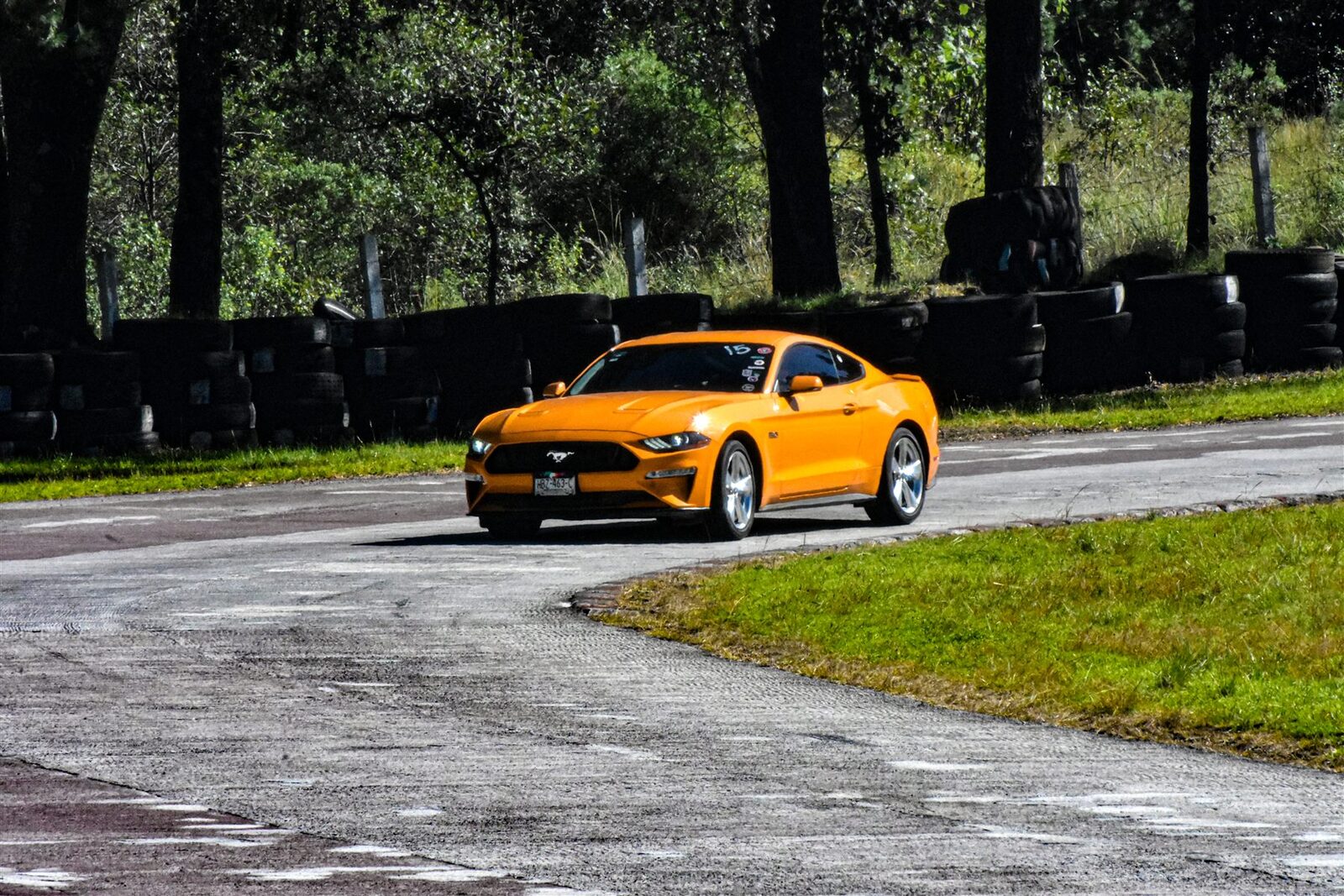 Autódromo 02 — Autódromo · 2023–2024. Fotografía de José Alejandro Armenta, artista del auto y la vida cotidiana en Tlaxcala.