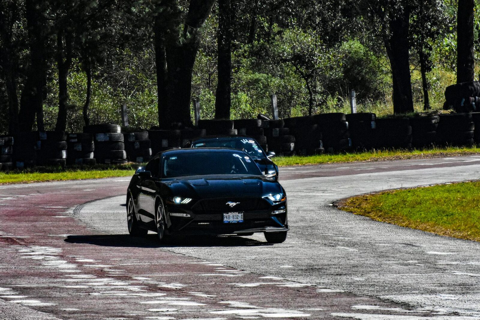 Autódromo 16 — Autódromo · 2023–2024. Fotografía de José Alejandro Armenta, artista del auto y la vida cotidiana en Tlaxcala.