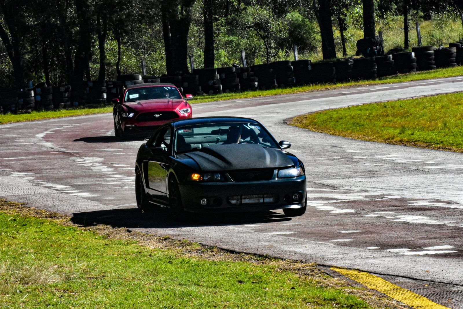 Autódromo 19 — Autódromo · 2023–2024. Fotografía de José Alejandro Armenta, artista del auto y la vida cotidiana en Tlaxcala.