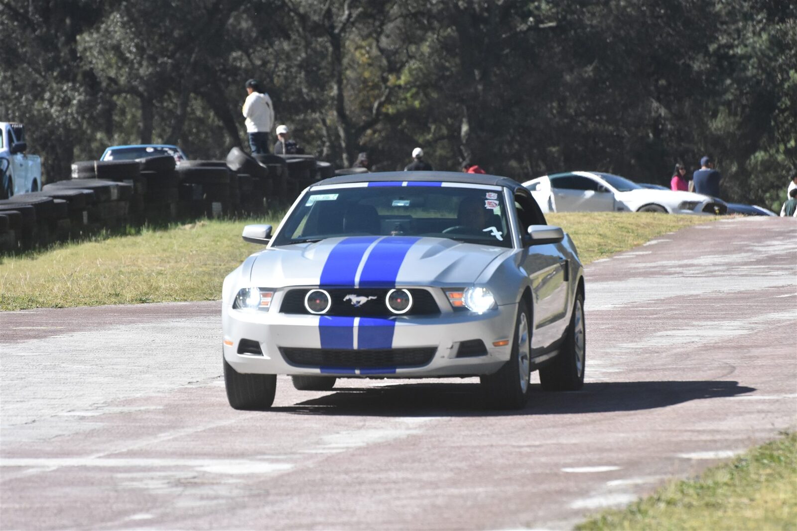 Autódromo 33 — Autódromo · 2023–2024. Fotografía de José Alejandro Armenta, artista del auto y la vida cotidiana en Tlaxcala.