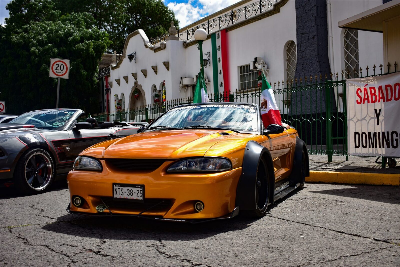 Desfile 12 — Desfile 15 de Septiembre · 2023. Fotografía de José Alejandro Armenta, artista del auto y la vida cotidiana en Tlaxcala.