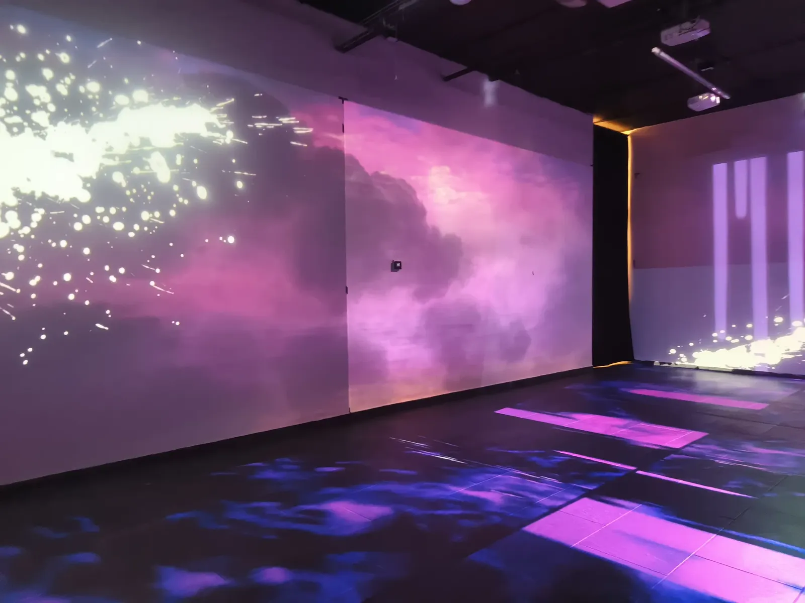 Amador Montes — 16 de 16. Video mapping de José Alejandro Armenta en Tlaxcala.